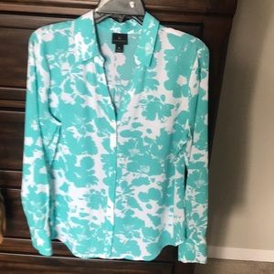 Worthington teal and white printed blouse size M, New without tags